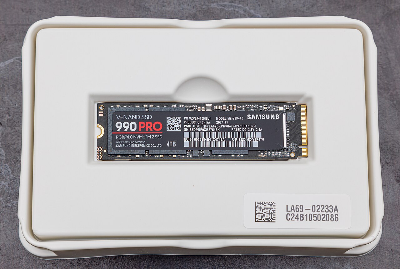 Samsung 990 PRO NVMe M.2 SSD